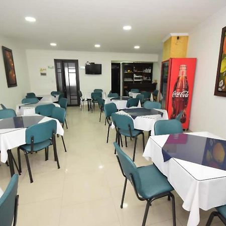 Hotel Zafiro Plaza 툰하 외부 사진