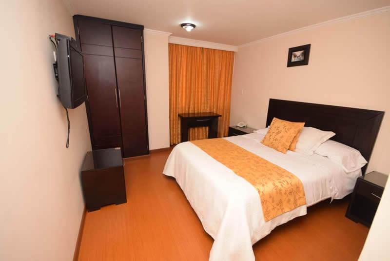 Hotel Zafiro Plaza 툰하 외부 사진