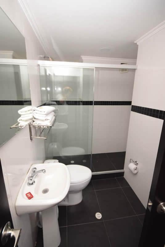 Hotel Zafiro Plaza 툰하 외부 사진