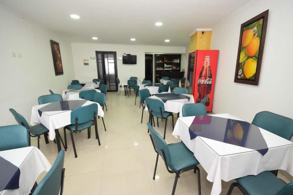 Hotel Zafiro Plaza 툰하 외부 사진