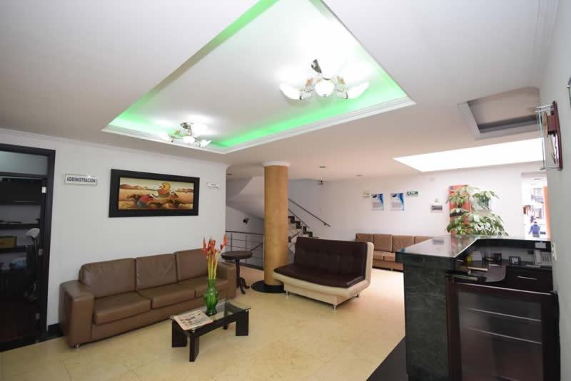 Hotel Zafiro Plaza 툰하 외부 사진
